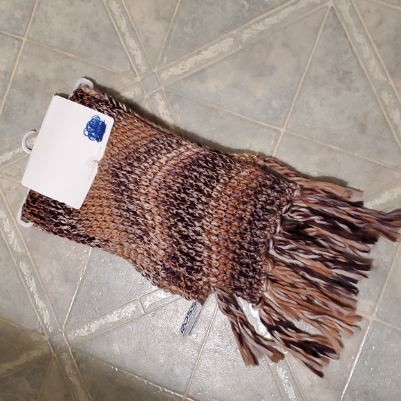 Jessica Simpson Oblong Scarf & Beanie Knitted Gift Set - Picture 6 of 7